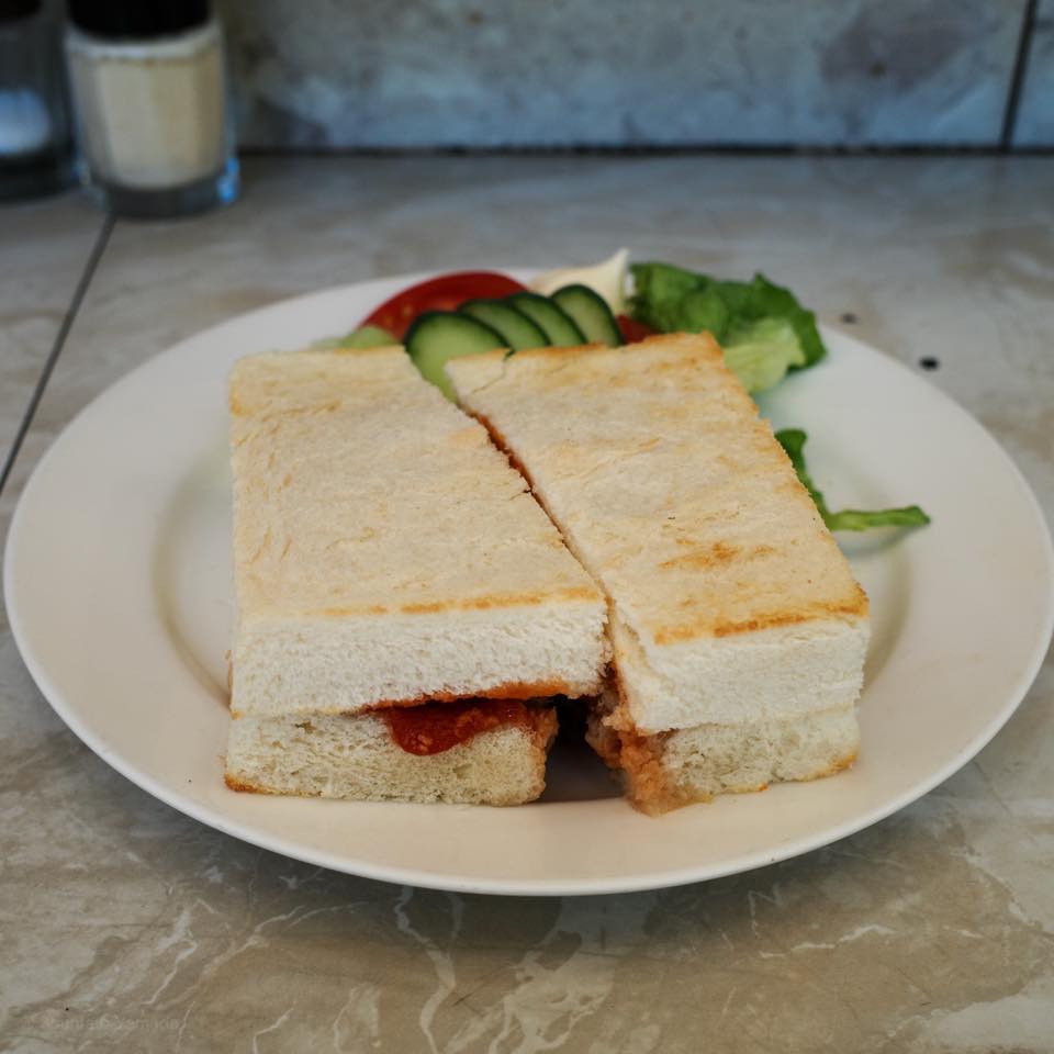 カフェテラス ポンヌフ