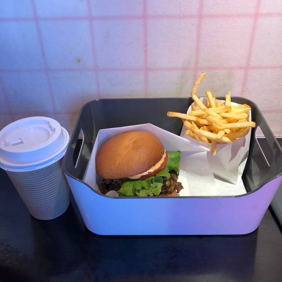 ヘンリーズ バーガー代官山