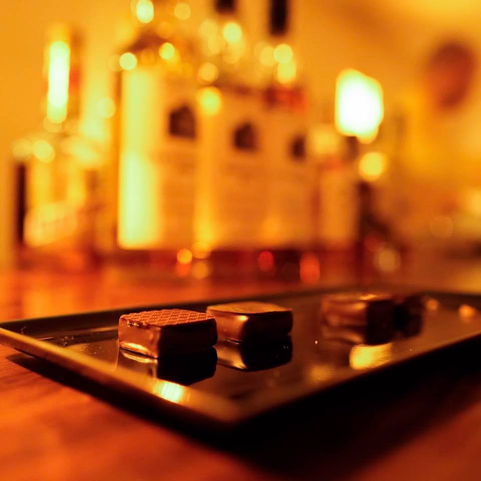 バー　アンティーク