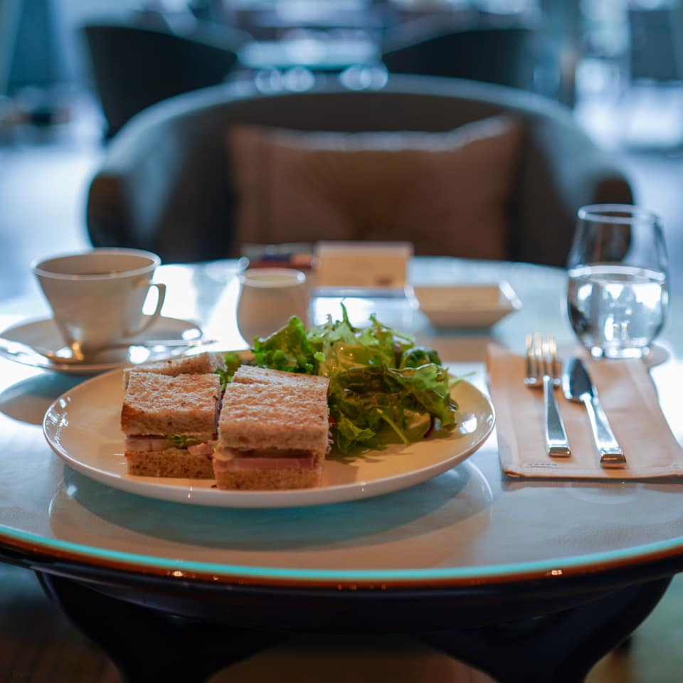 ザ　パレス　ラウンジ