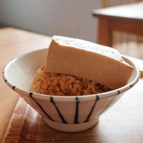 島豆腐と、おそば。真打田仲そば