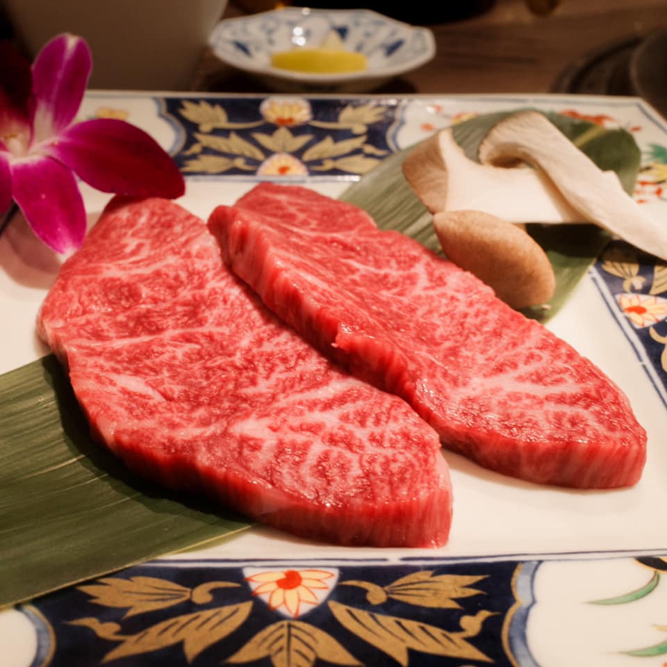 極上松阪牛 牛追道中