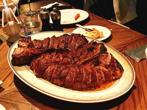 PETER LUGER STEAK HOUSE TOKYO