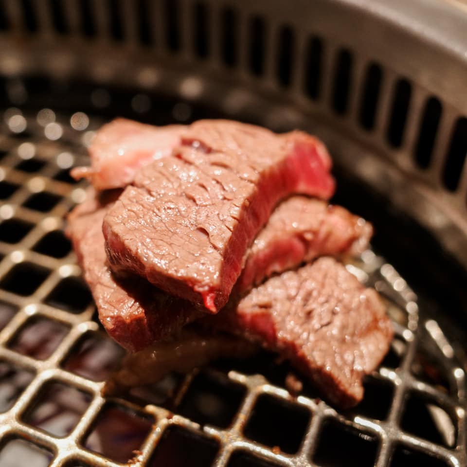 極上松阪牛 牛追道中